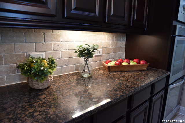 Image 22 of 42 For 8907 Irving Hl