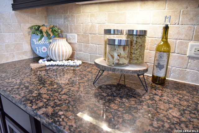 Image 23 of 42 For 8907 Irving Hl