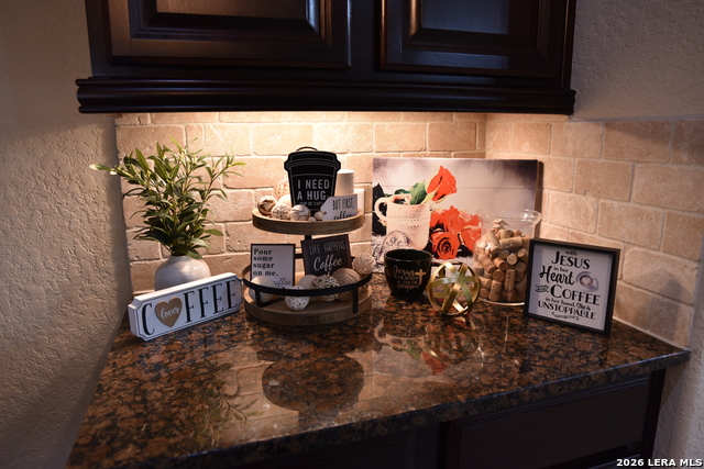 Image 24 of 42 For 8907 Irving Hl