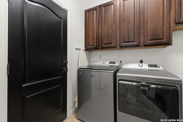 Image 32 of 46 For 11823 Newton Trail