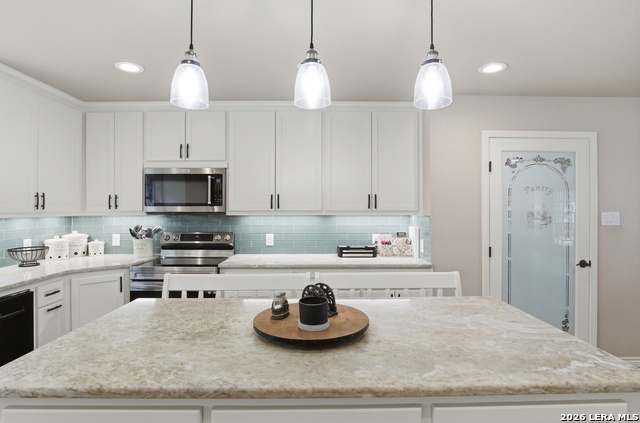 Listing photo id 9 for 642 Phantom Rider Trl