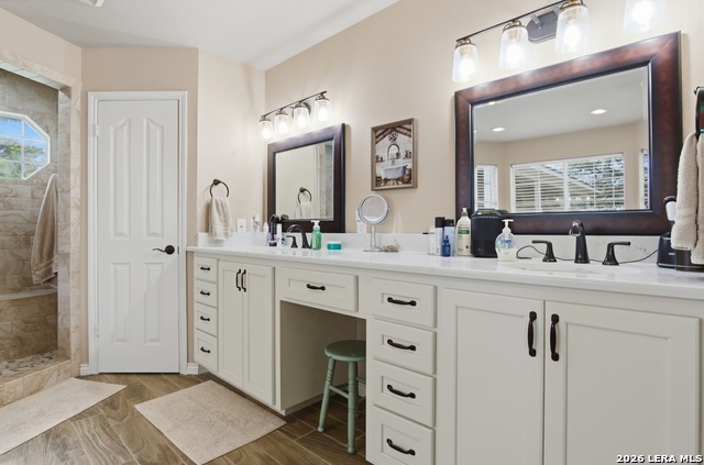 Listing photo id 12 for 642 Phantom Rider Trl