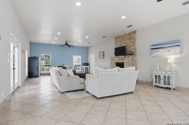 Listing photo id 32 for 642 Phantom Rider Trl