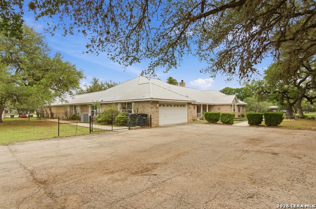 Listing photo id 2 for 642 Phantom Rider Trl