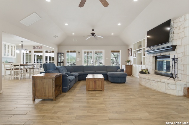 Listing photo id 3 for 642 Phantom Rider Trl