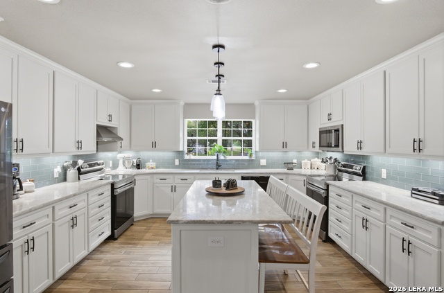 Listing photo id 7 for 642 Phantom Rider Trl