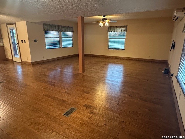 Image 12 of 33 For 412 Lake  