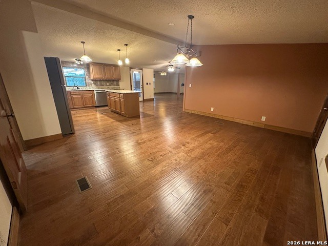 Image 14 of 33 For 412 Lake  