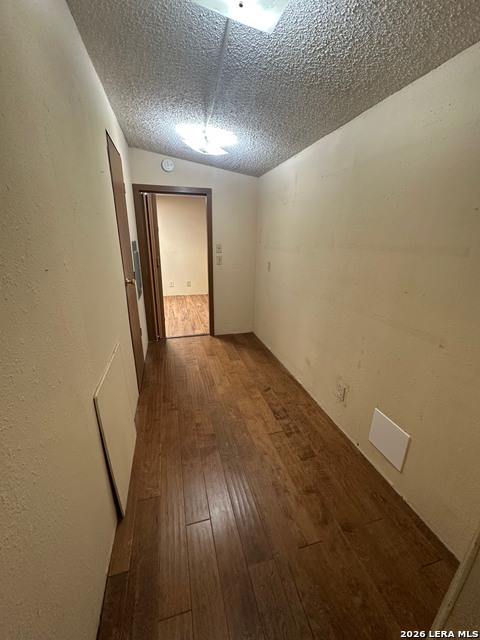 Image 21 of 33 For 412 Lake  