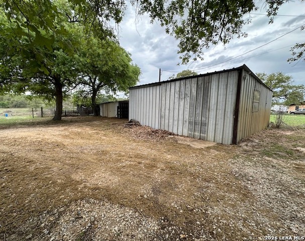 Image 27 of 33 For 412 Lake  