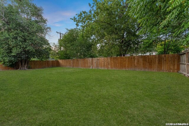 Image 33 of 35 For 307 Dawnridge Dr