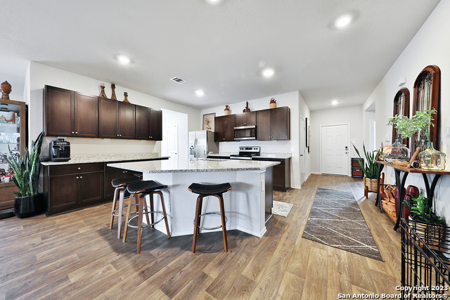 Listing photo id 15 for 801 Cinnamon Teal