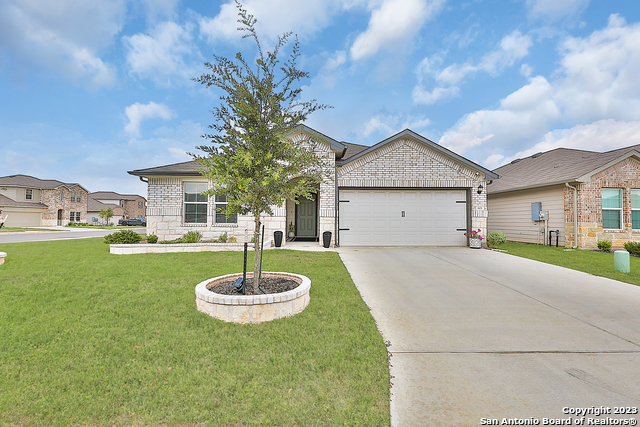 Listing photo id 0 for 801 Cinnamon Teal