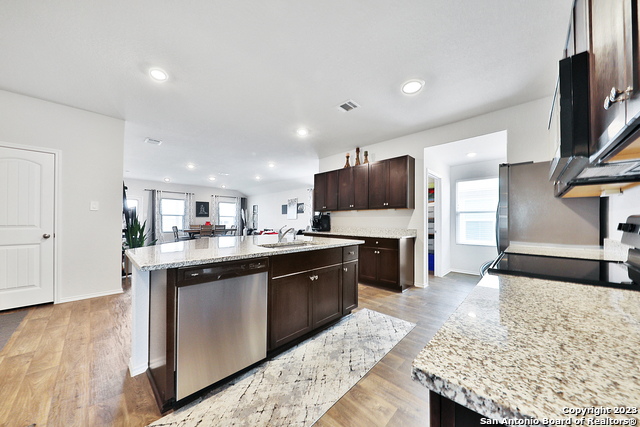 Listing photo id 19 for 801 Cinnamon Teal