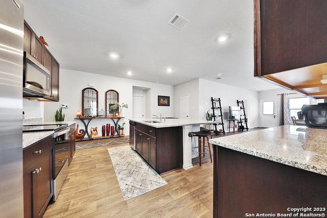 Listing photo id 20 for 801 Cinnamon Teal