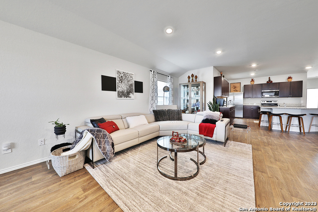 Listing photo id 26 for 801 Cinnamon Teal