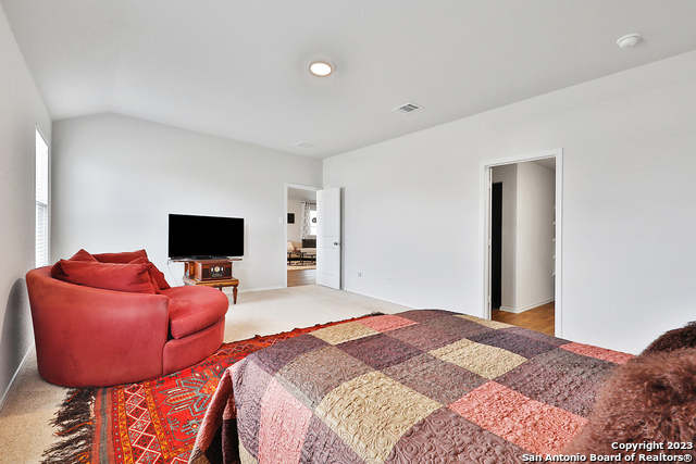 Listing photo id 32 for 801 Cinnamon Teal