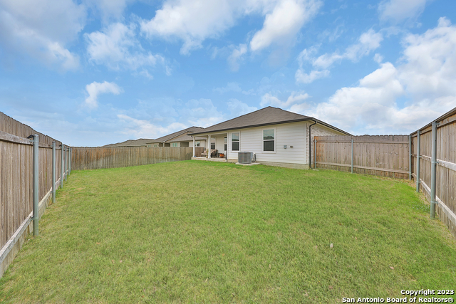 Listing photo id 36 for 801 Cinnamon Teal