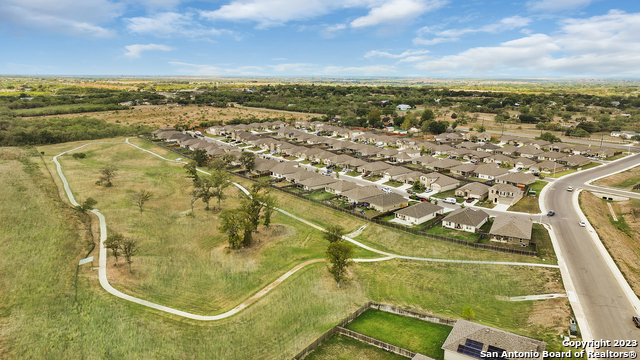 Listing photo id 37 for 801 Cinnamon Teal