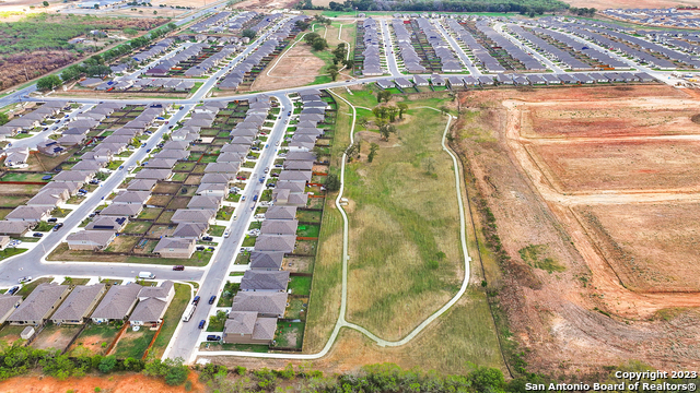 Listing photo id 39 for 801 Cinnamon Teal