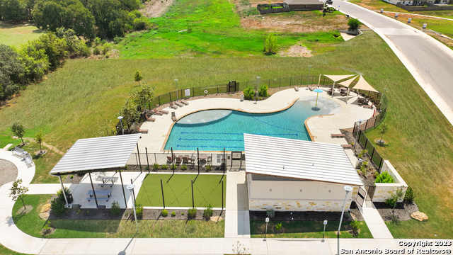 Listing photo id 43 for 801 Cinnamon Teal