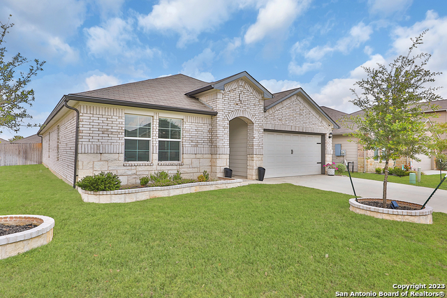 Listing photo id 3 for 801 Cinnamon Teal