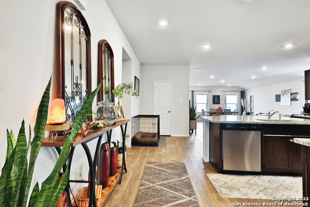 Listing photo id 6 for 801 Cinnamon Teal