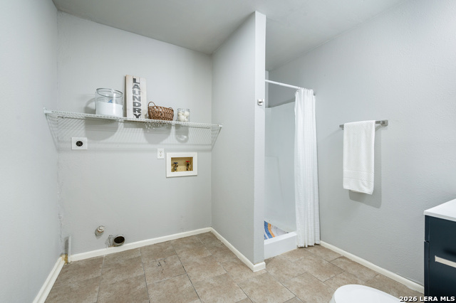 Image 13 of 31 For 139 Academy St W