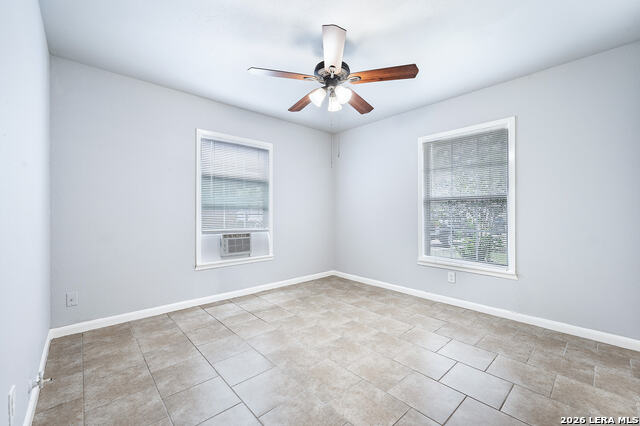 Image 18 of 31 For 139 Academy St W