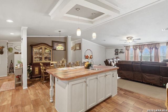 Listing photo id 10 for 24231 Post Oak View