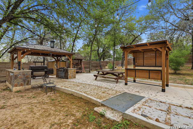 Listing photo id 25 for 24231 Post Oak View