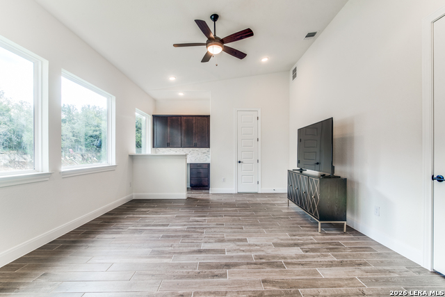 Image 18 of 25 For 1 Patty Way  