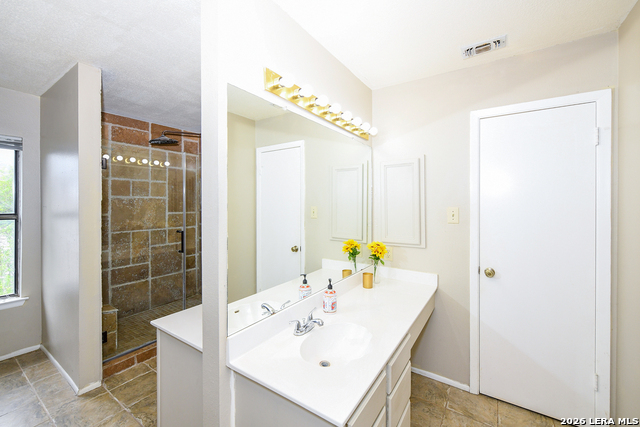 Image 25 of 42 For 11803 Bridge Hampton