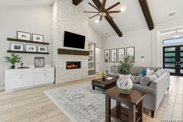 Listing photo id 9 for 3731 Las Casitas