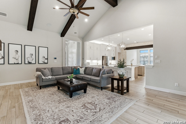 Listing photo id 11 for 3731 Las Casitas