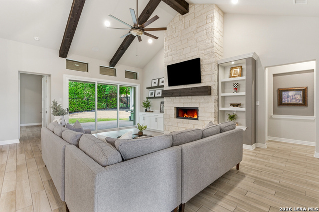 Listing photo id 12 for 3731 Las Casitas