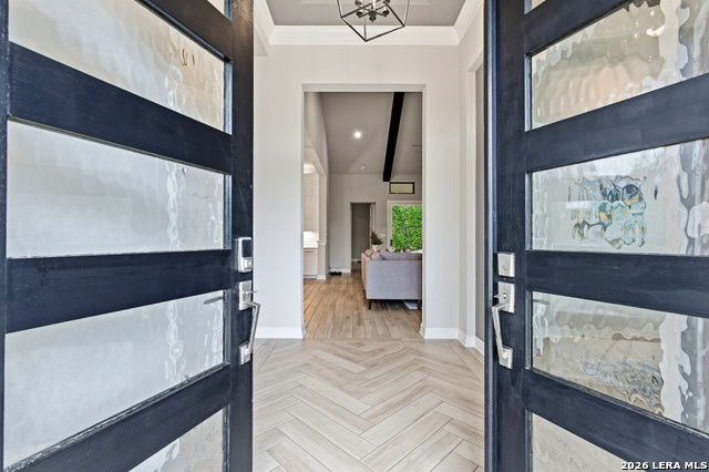 Listing photo id 3 for 3731 Las Casitas