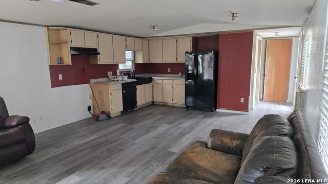 Image 24 of 31 For 318 Shady Oaks