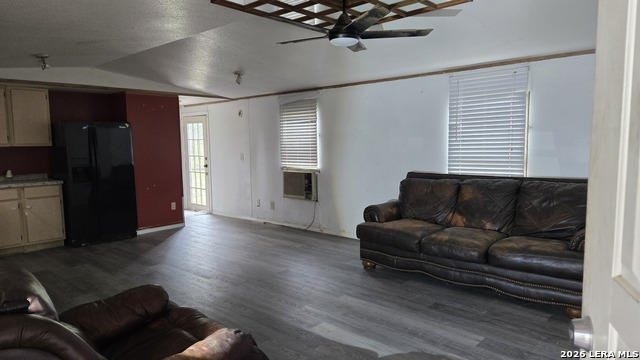 Image 25 of 31 For 318 Shady Oaks