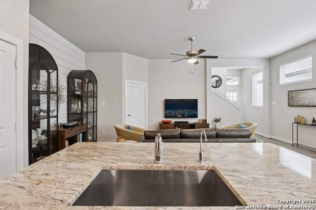 Listing photo id 4 for 12718 Westeros Path