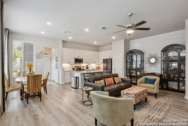 Listing photo id 5 for 12718 Westeros Path