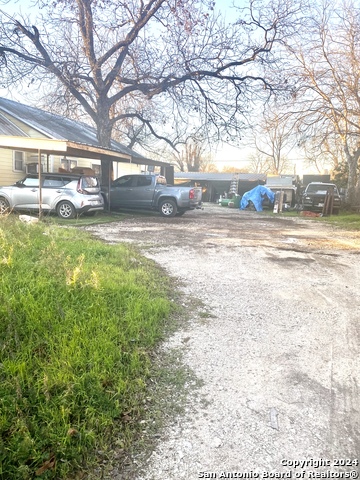 Image 3 of 4 For 223 Vine St  