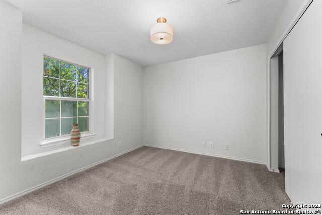 Image 16 of 27 For 931 Marble Point