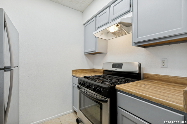 Image 10 of 25 For 122 Surrels  