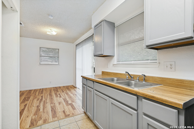 Image 11 of 25 For 122 Surrels  