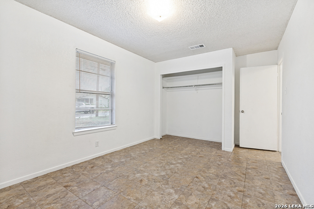 Image 13 of 25 For 122 Surrels  