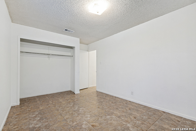 Image 14 of 25 For 122 Surrels  