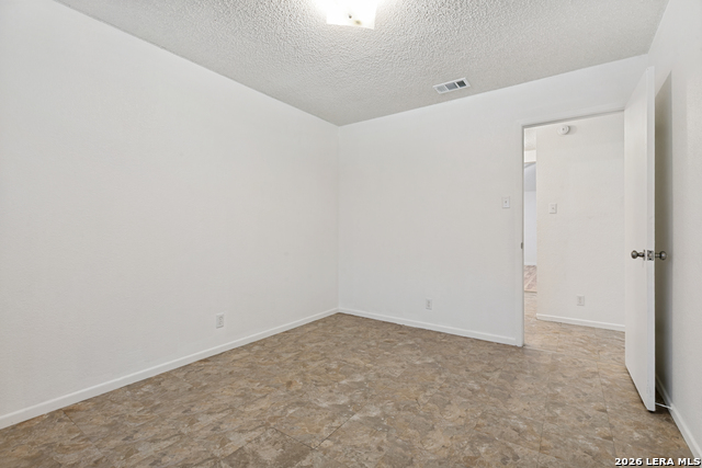 Image 19 of 25 For 122 Surrels  