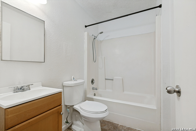 Image 20 of 25 For 122 Surrels  