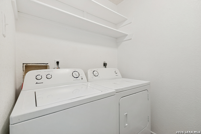 Image 21 of 25 For 122 Surrels  